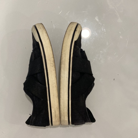 Keen Women&s Elsa Iv Gore Slip-On Black size 5.5 - Picture 3 of 6